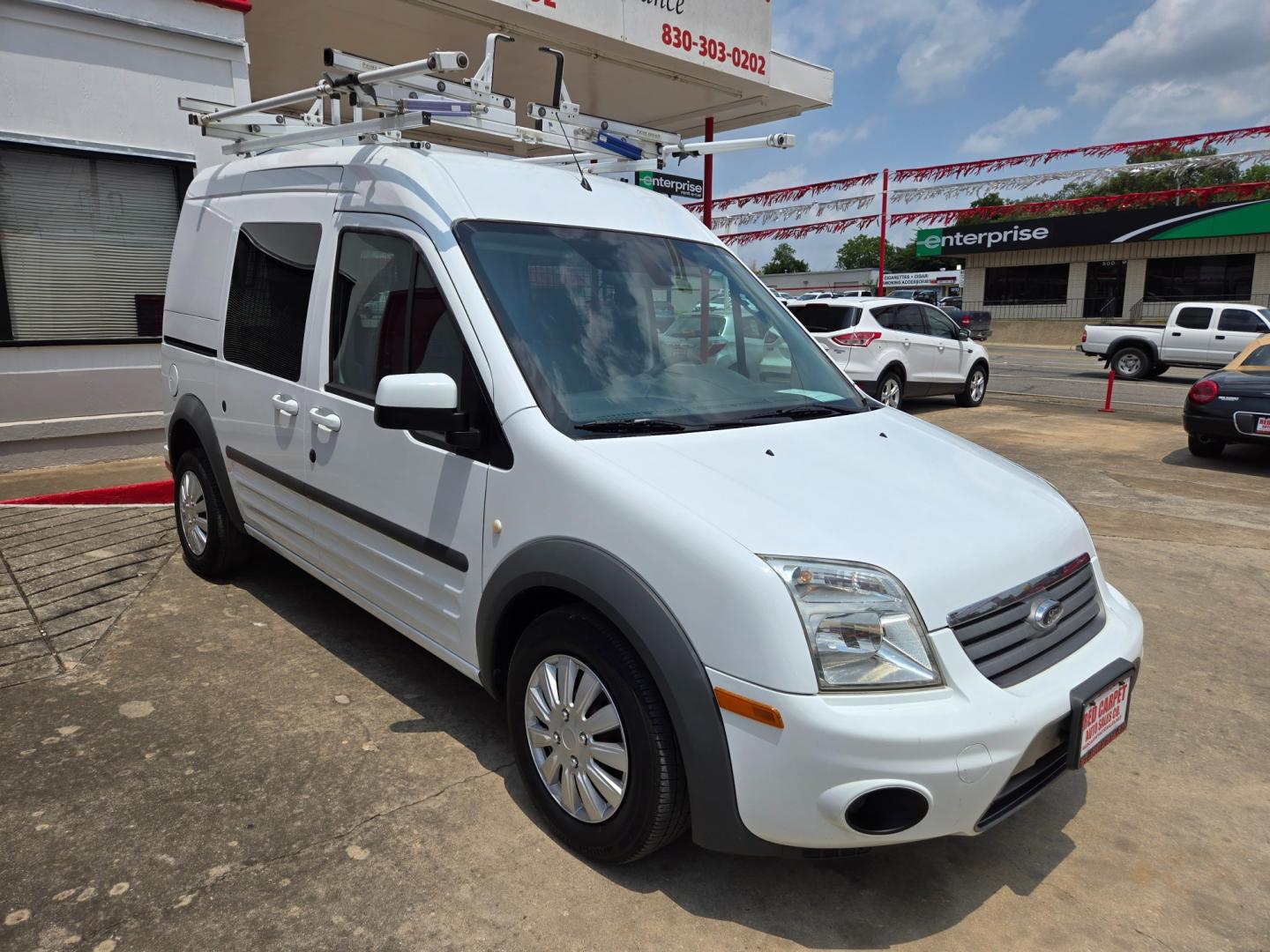 2013 WHITE /BLACK Ford Transit Connect XLT Wagon (NM0KS9BN5DT) with an 2.0L L4 DOHC 16V engine, 4-Speed Automatic transmission, located at 503 West Court, Seguin, TX, 78155, (830) 379-3373, 29.568621, -97.969803 - Photo#1